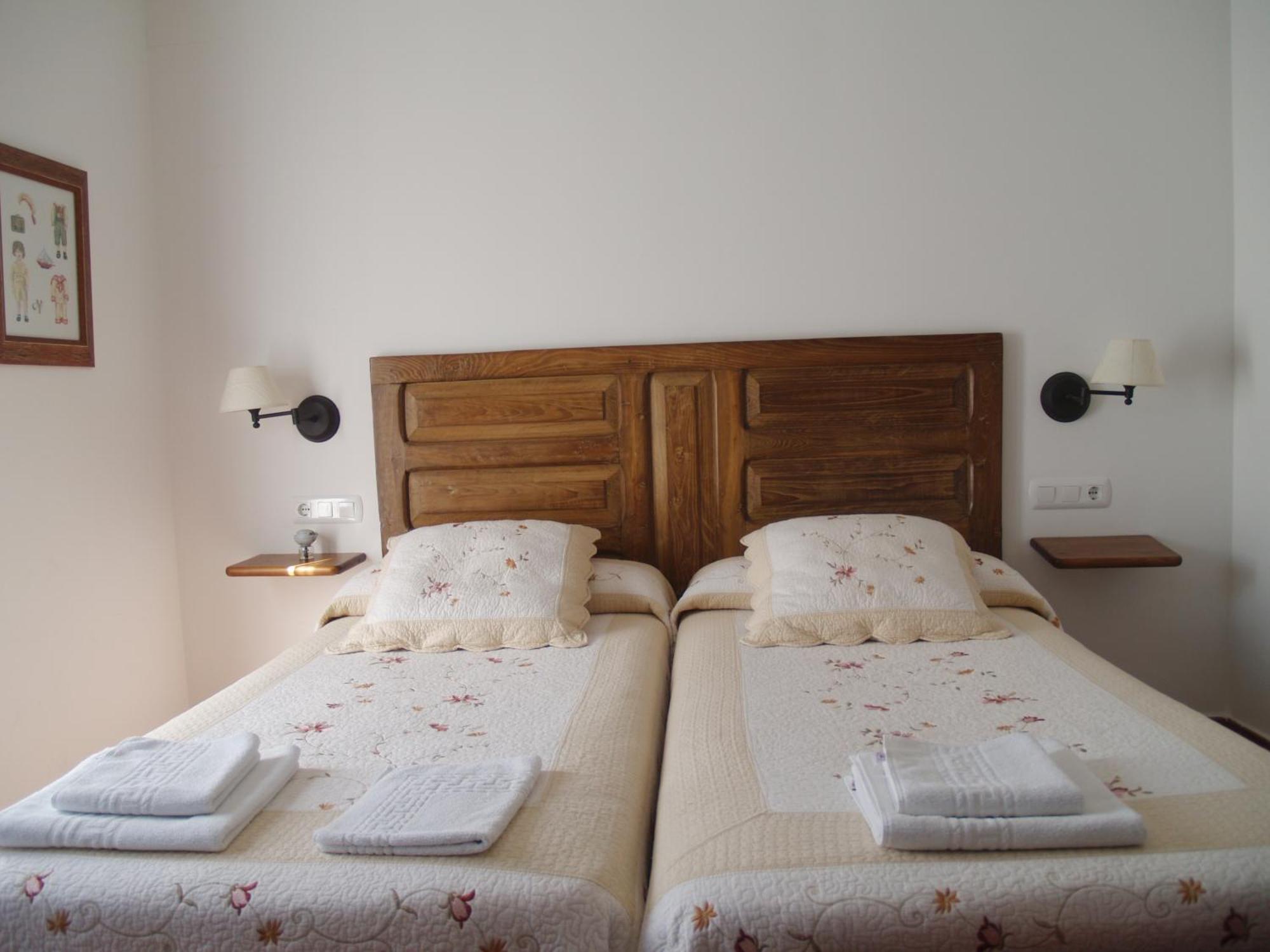 Fuentes De Abajo Guest House San Esteban de la Sierra Bagian luar foto